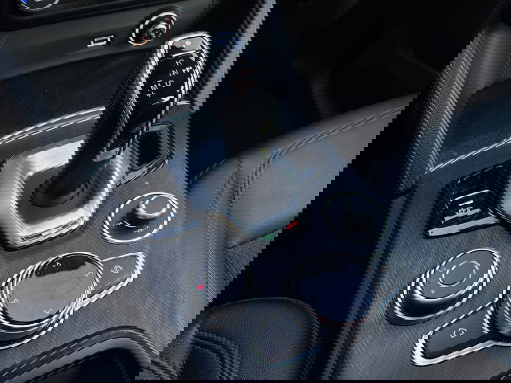 Alfa Romeo Stelvio usata a Pescara (15)