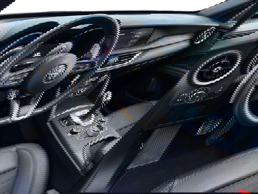 Alfa Romeo Stelvio usata a Pescara (8)