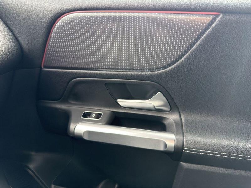 Mercedes-Benz GLB usata a Cosenza (17)