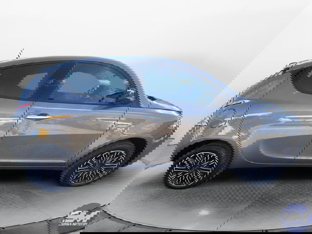 Lancia Ypsilon usata a Firenze (7)