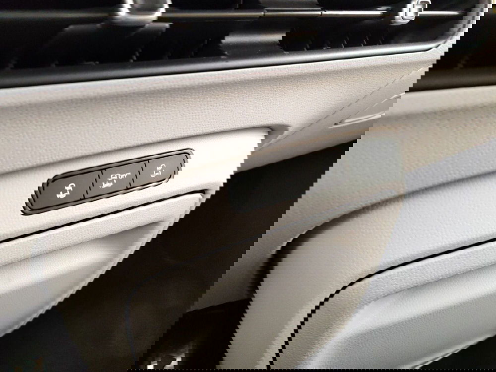 Volkswagen ID.Buzz usata a Massa-Carrara (14)