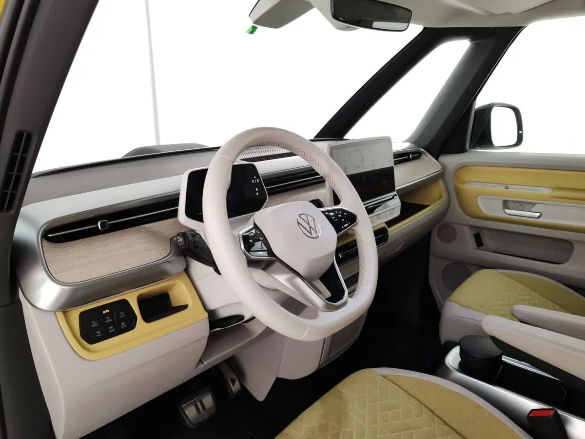 Volkswagen ID.Buzz usata a Massa-Carrara (8)