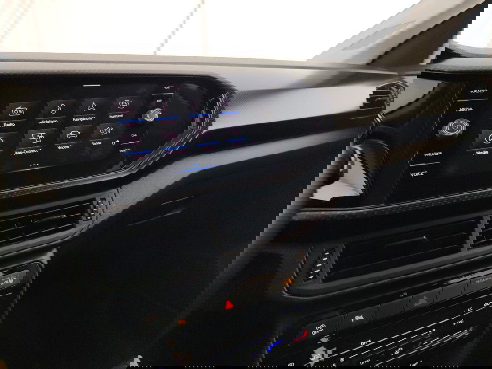 Volkswagen T-Cross usata a Massa-Carrara (11)