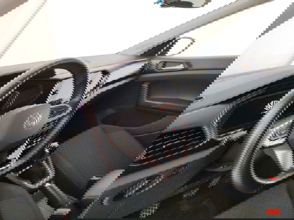 Volkswagen T-Cross usata a Massa-Carrara (7)