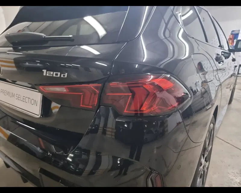 BMW Serie 1 nuova a Caserta (12)