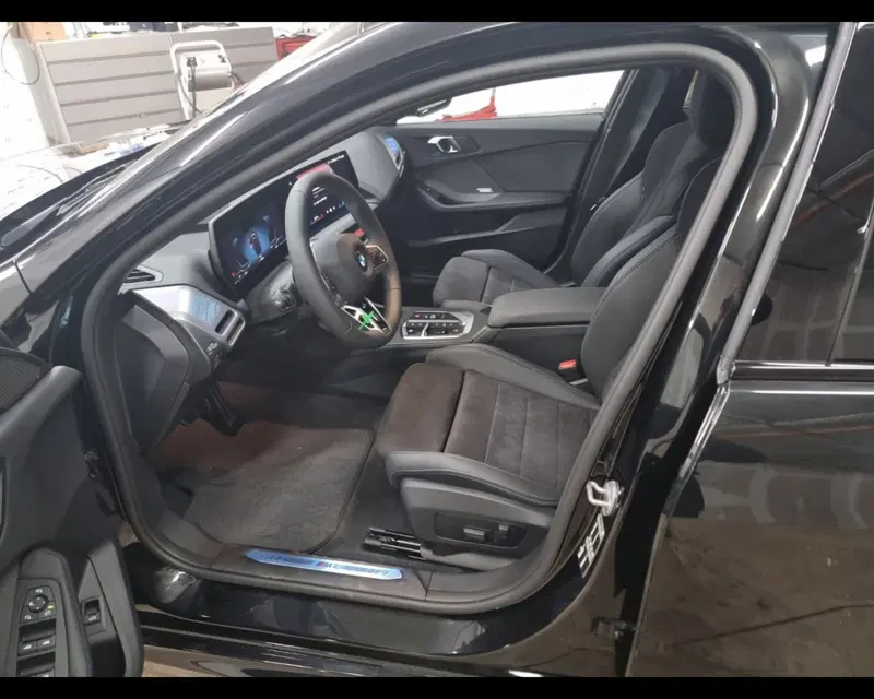 BMW Serie 1 nuova a Caserta (19)
