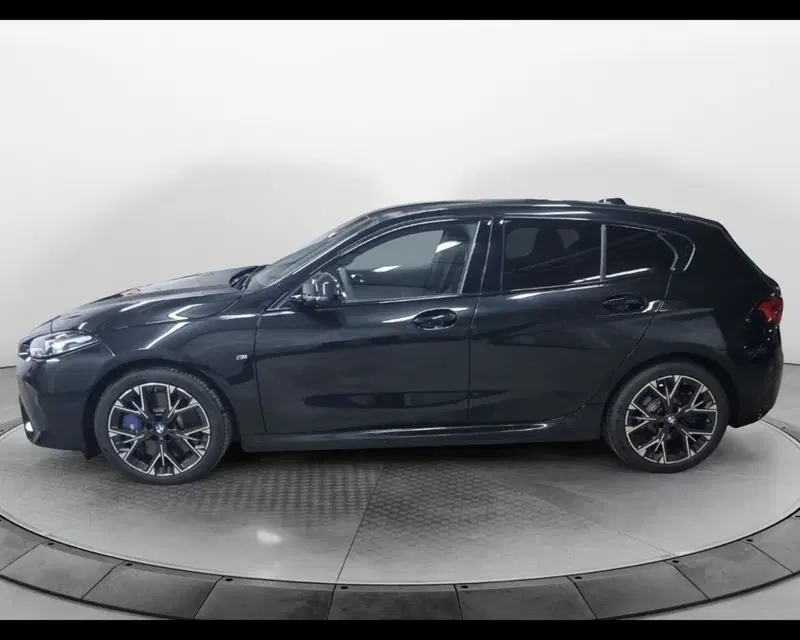 BMW Serie 1 nuova a Caserta (9)