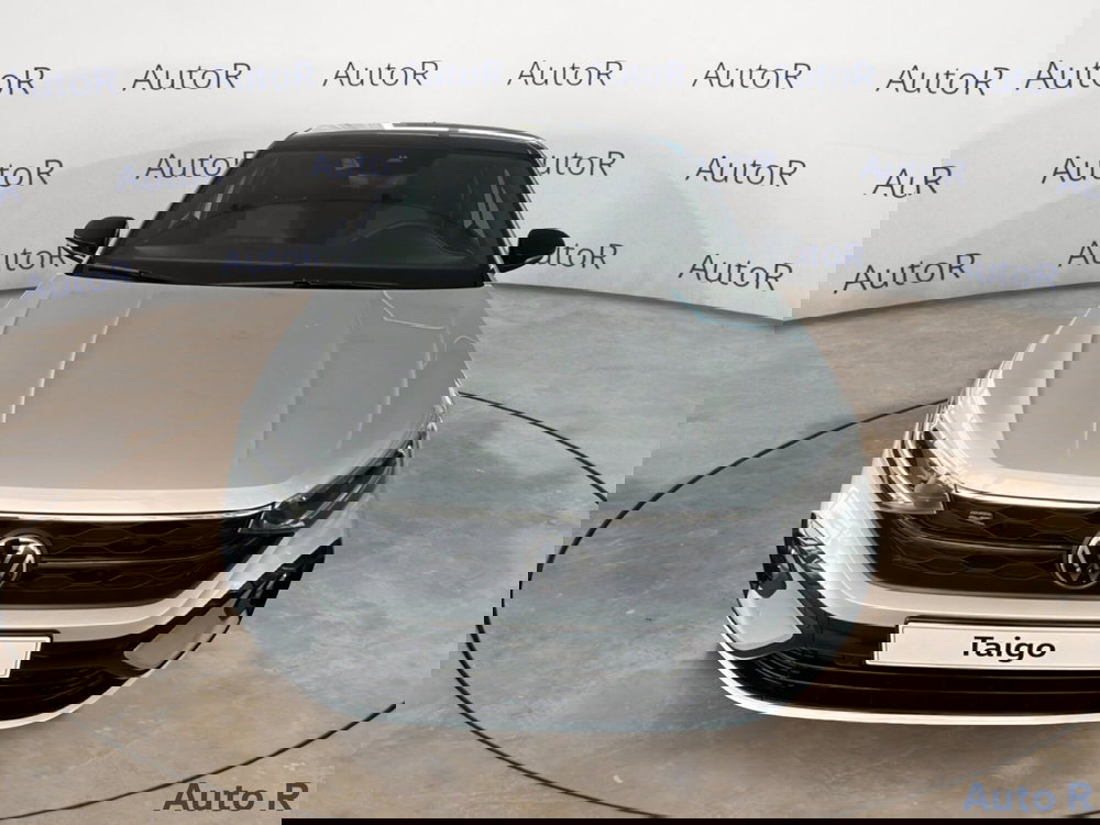 Volkswagen Taigo nuova a Potenza (3)