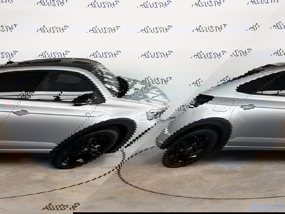 Volkswagen Taigo nuova a Potenza (5)