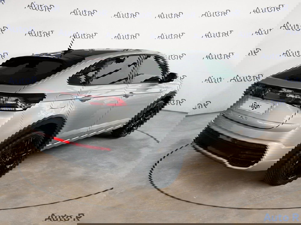 Volkswagen Taigo nuova a Potenza (6)