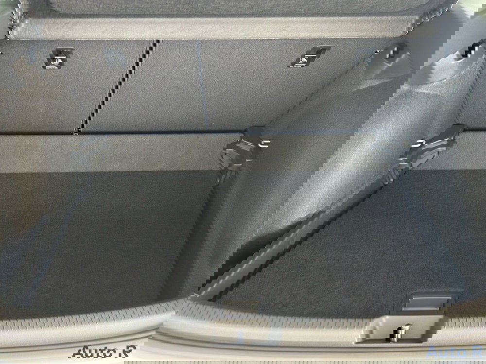 Volkswagen Taigo nuova a Potenza (7)