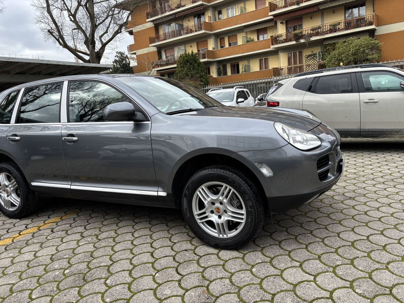 Porsche Cayenne usata a Firenze (8)