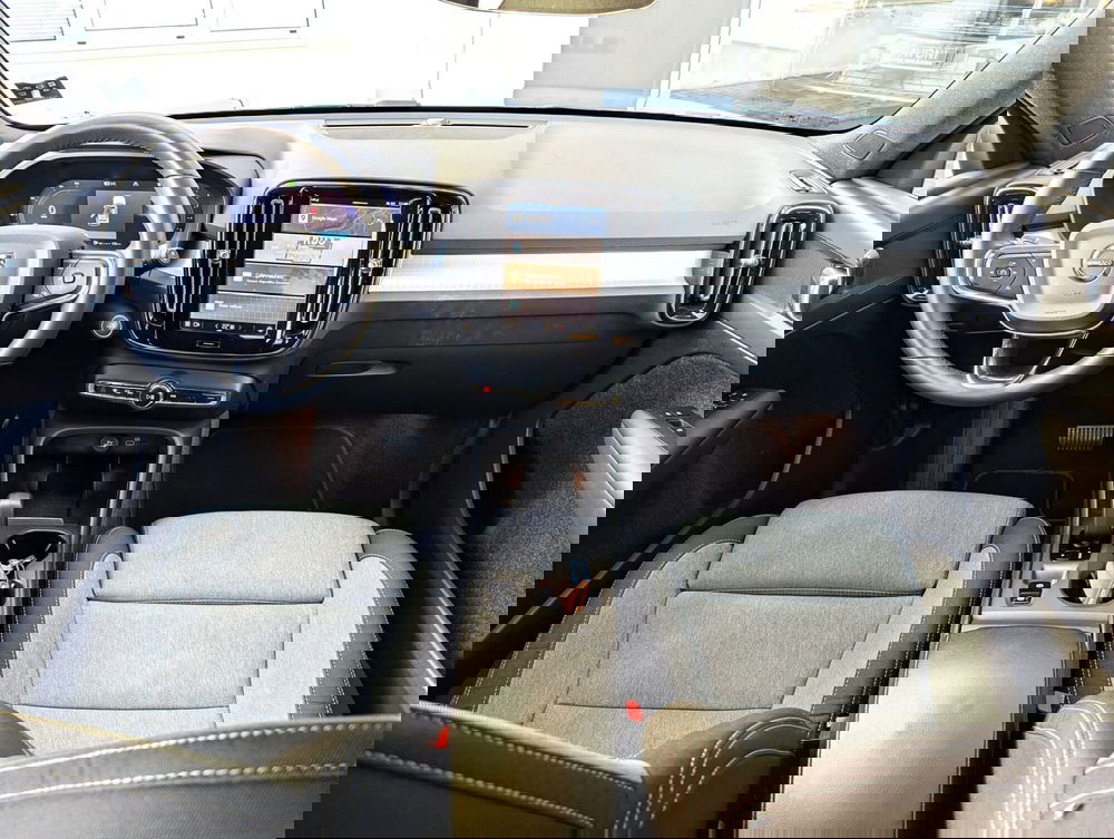 Volvo XC40 usata a Pescara (11)