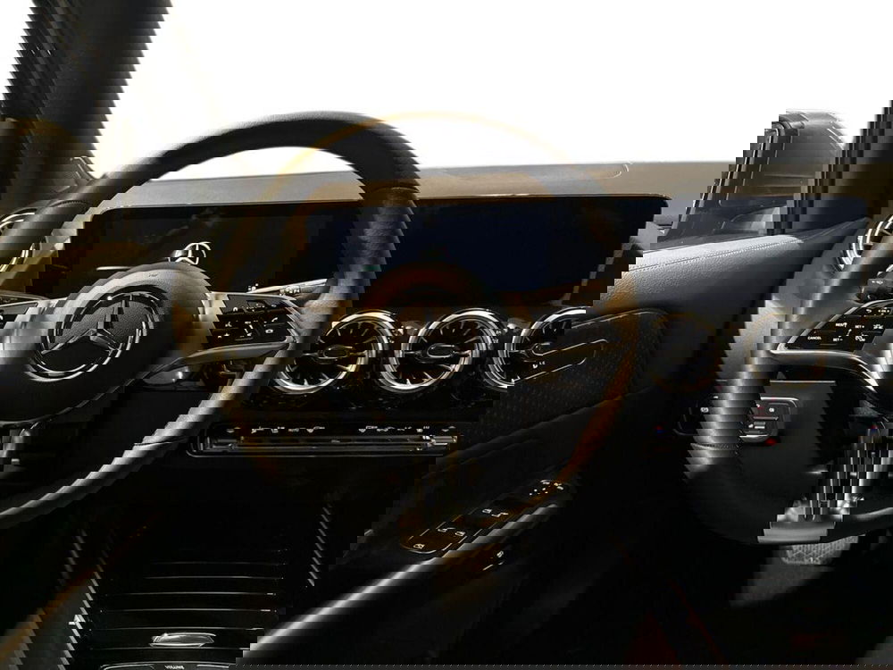 Mercedes-Benz EQA usata a Prato (11)