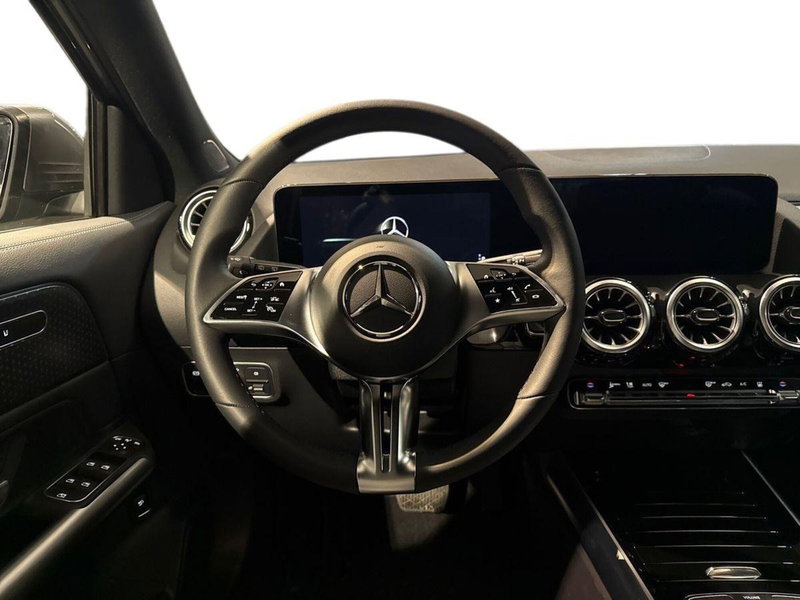 Mercedes-Benz EQA usata a Prato (11)