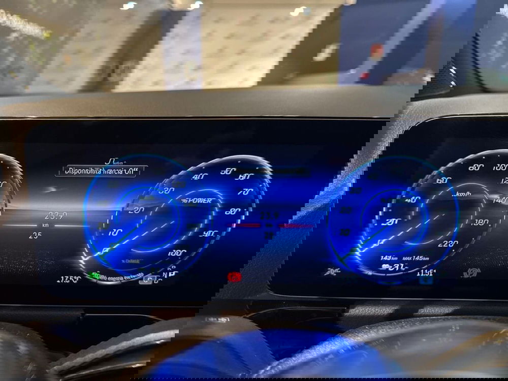 Mercedes-Benz EQA usata a Prato (13)