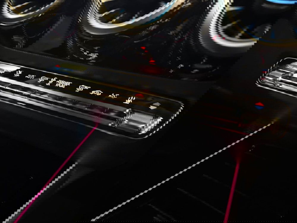 Mercedes-Benz EQA usata a Prato (14)