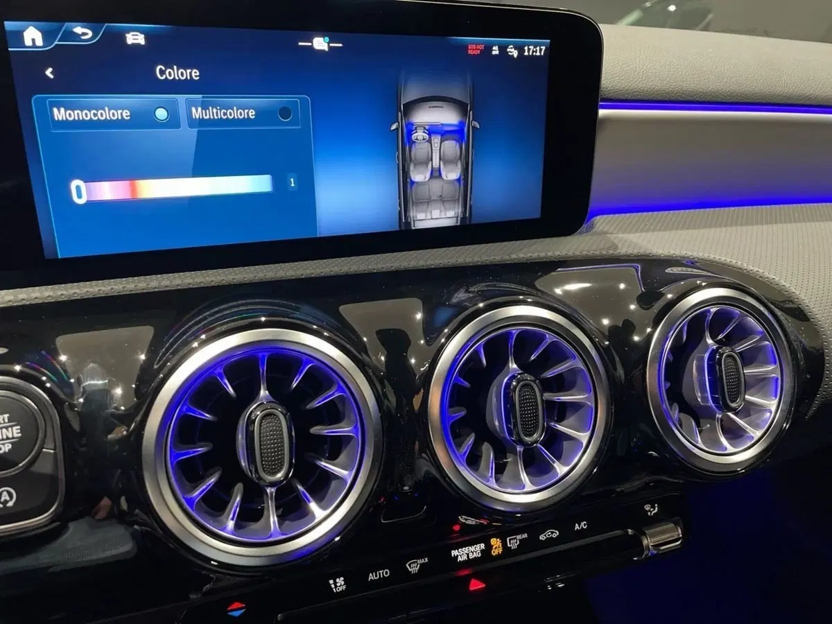 Mercedes-Benz Classe A nuova a Firenze (19)