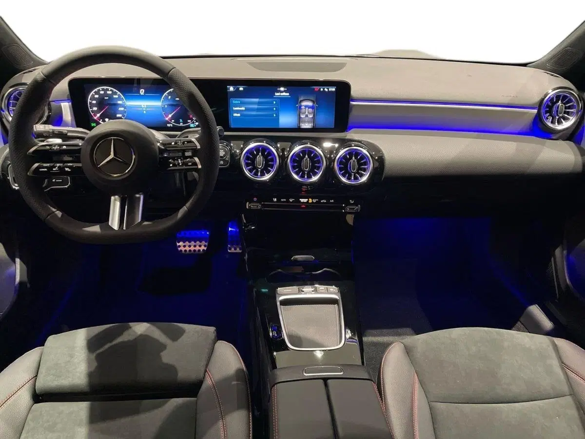 Mercedes-Benz Classe A nuova a Firenze (9)