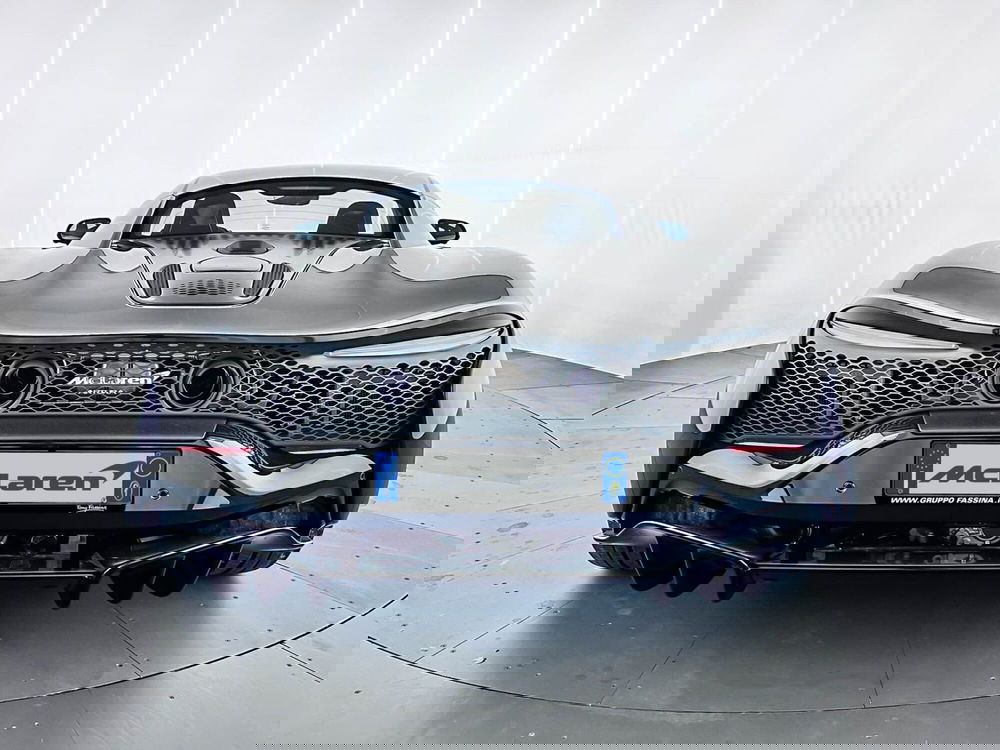 McLaren Artura Coupé nuova a Milano (5)