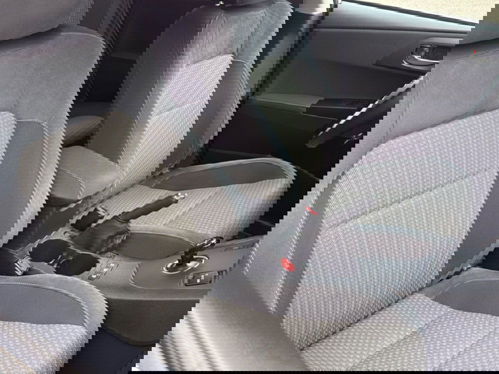 Toyota Auris Station Wagon usata a Terni (10)