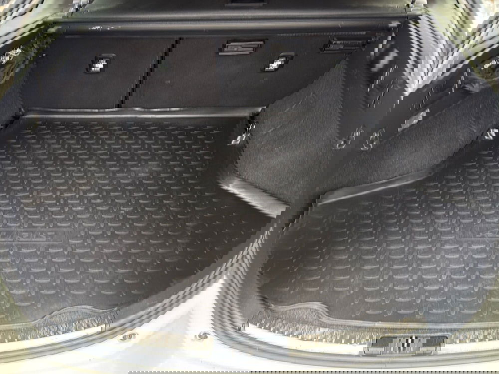 Toyota Auris Station Wagon usata a Terni (17)