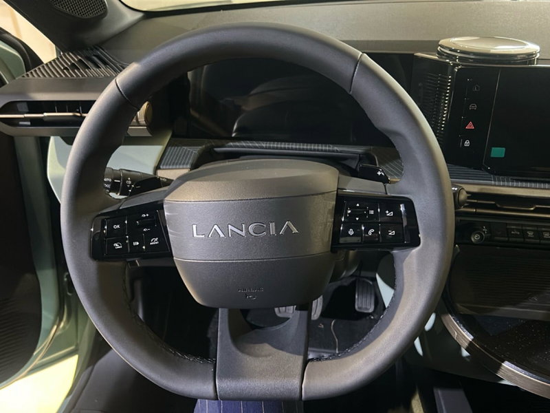 Lancia Ypsilon nuova a Bergamo (12)