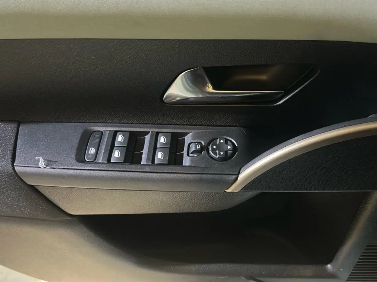 Lancia Ypsilon nuova a Bergamo (13)