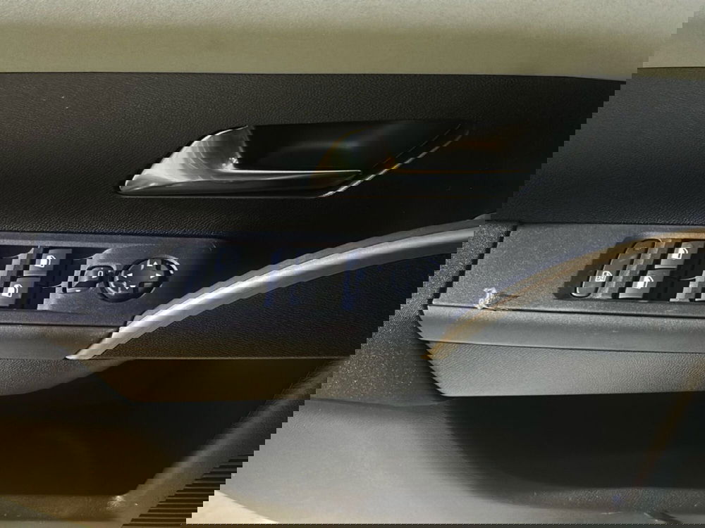 Lancia Ypsilon nuova a Bergamo (13)