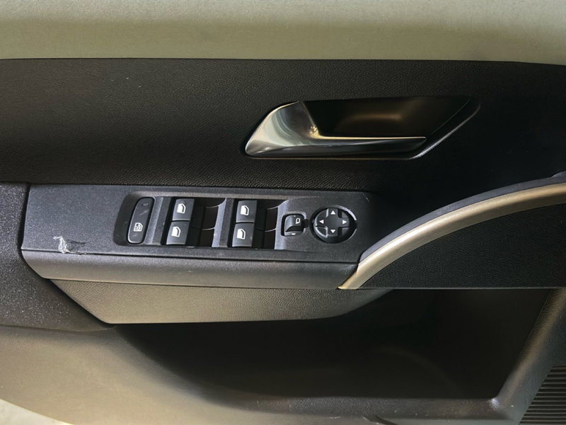 Lancia Ypsilon nuova a Bergamo (13)