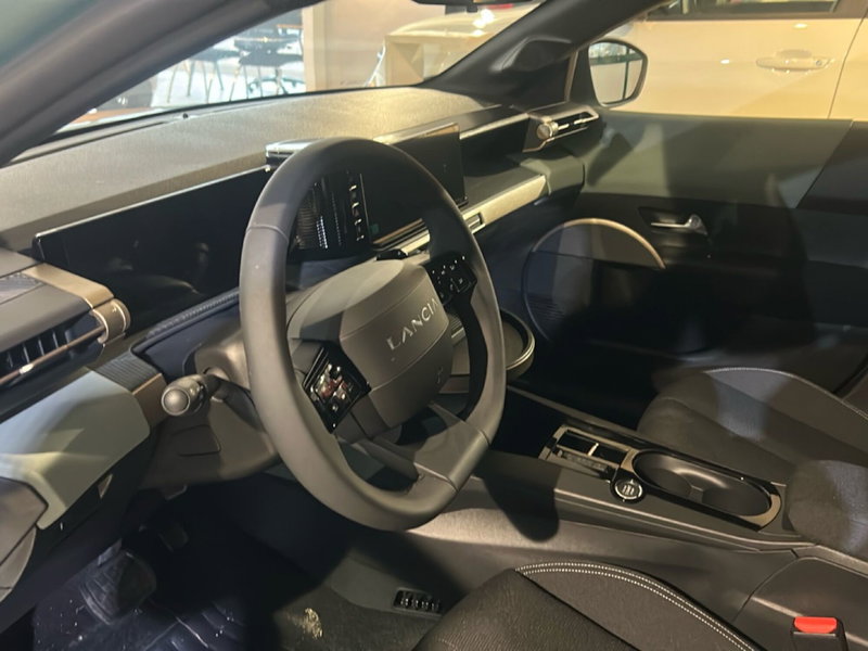 Lancia Ypsilon nuova a Bergamo (8)