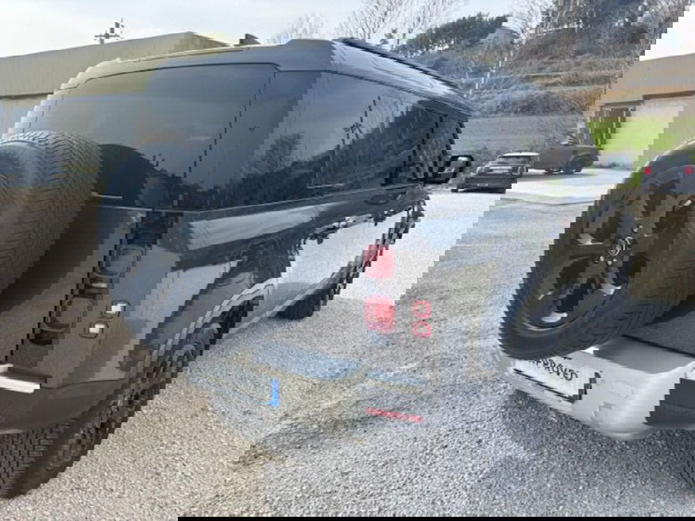 Land Rover Defender usata a Pesaro-Urbino (2)