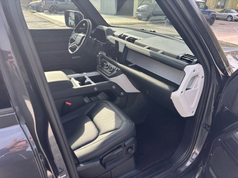 Land Rover Defender usata a Pesaro-Urbino (3)