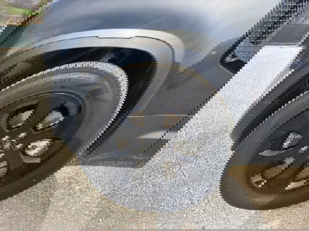 Land Rover Defender usata a Pesaro-Urbino (9)