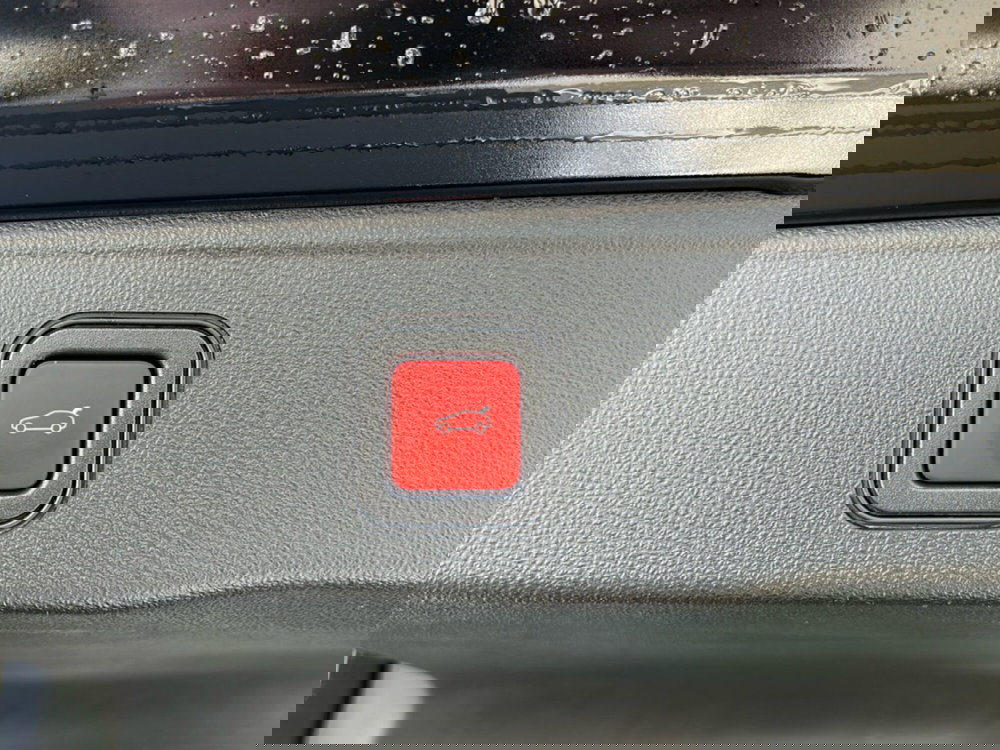 Jeep Avenger nuova a Roma (11)