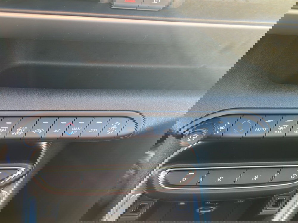 Jeep Avenger nuova a Roma (17)