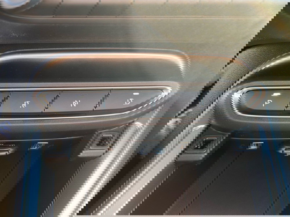 Jeep Avenger nuova a Roma (18)