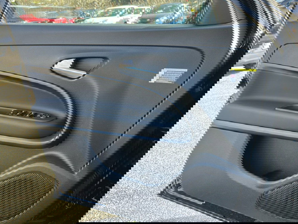 Jeep Avenger nuova a Roma (20)