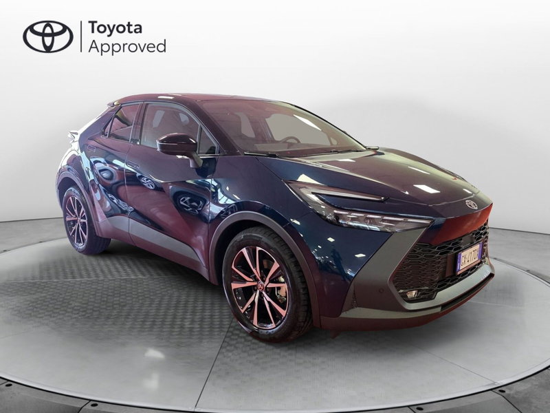 Toyota Toyota C-HR nuova a Messina (5)
