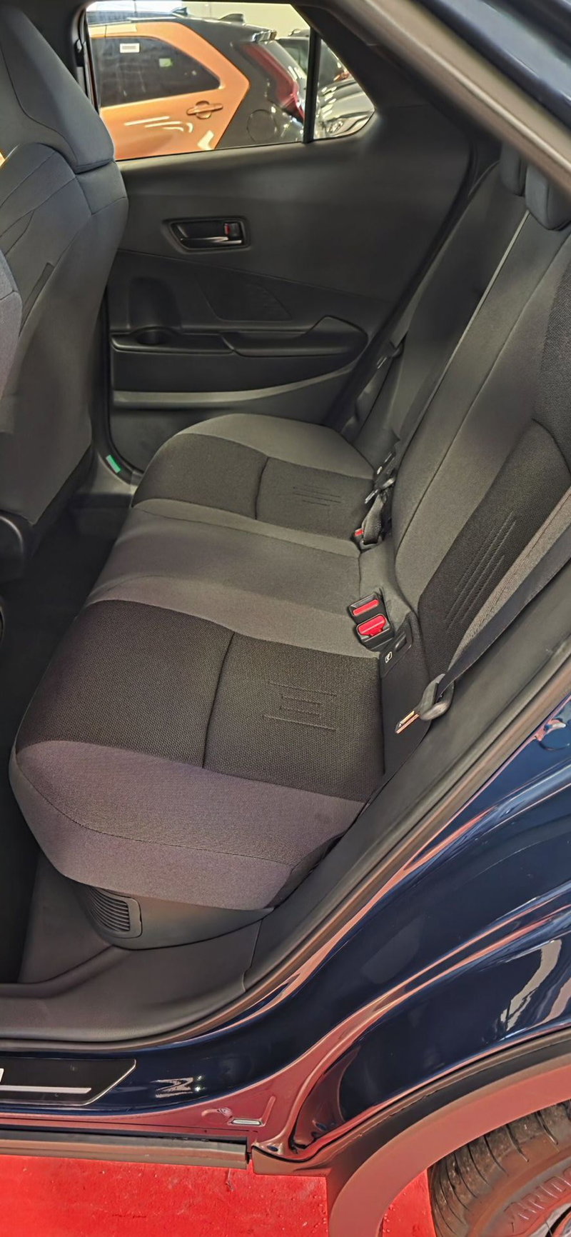 Toyota Toyota C-HR nuova a Messina (7)