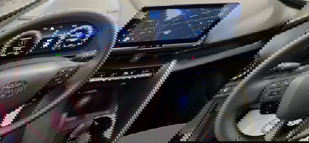 Toyota Toyota C-HR nuova a Messina (9)