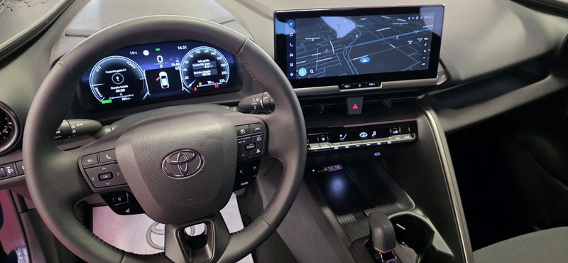 Toyota Toyota C-HR nuova a Messina (9)