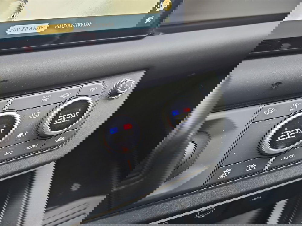 Land Rover Defender usata a Lecco (14)