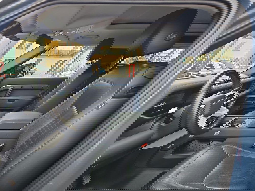 Land Rover Defender usata a Lecco (9)