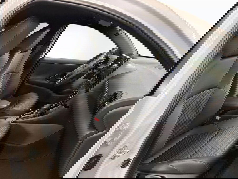 Toyota Yaris Cross nuova a Monza e Brianza (9)