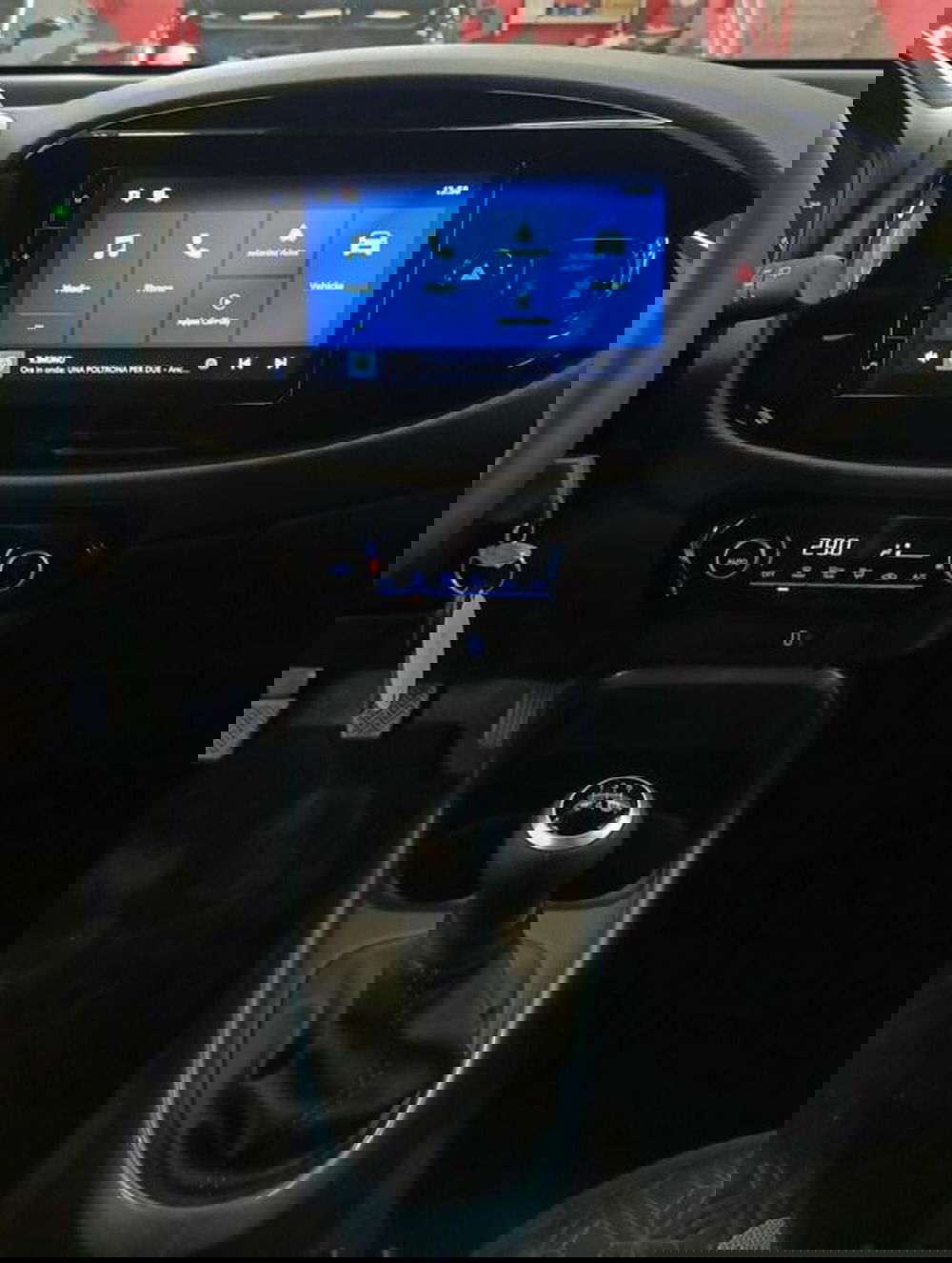 Toyota Aygo X nuova a Monza e Brianza (13)