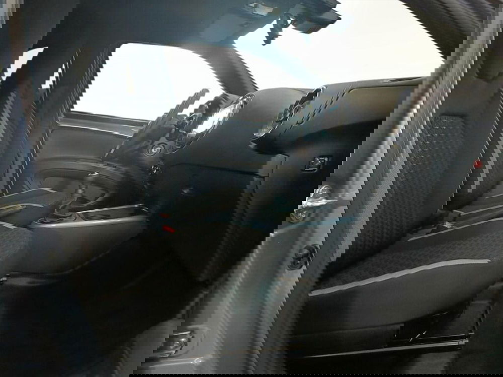 Toyota Aygo X nuova a Monza e Brianza (9)