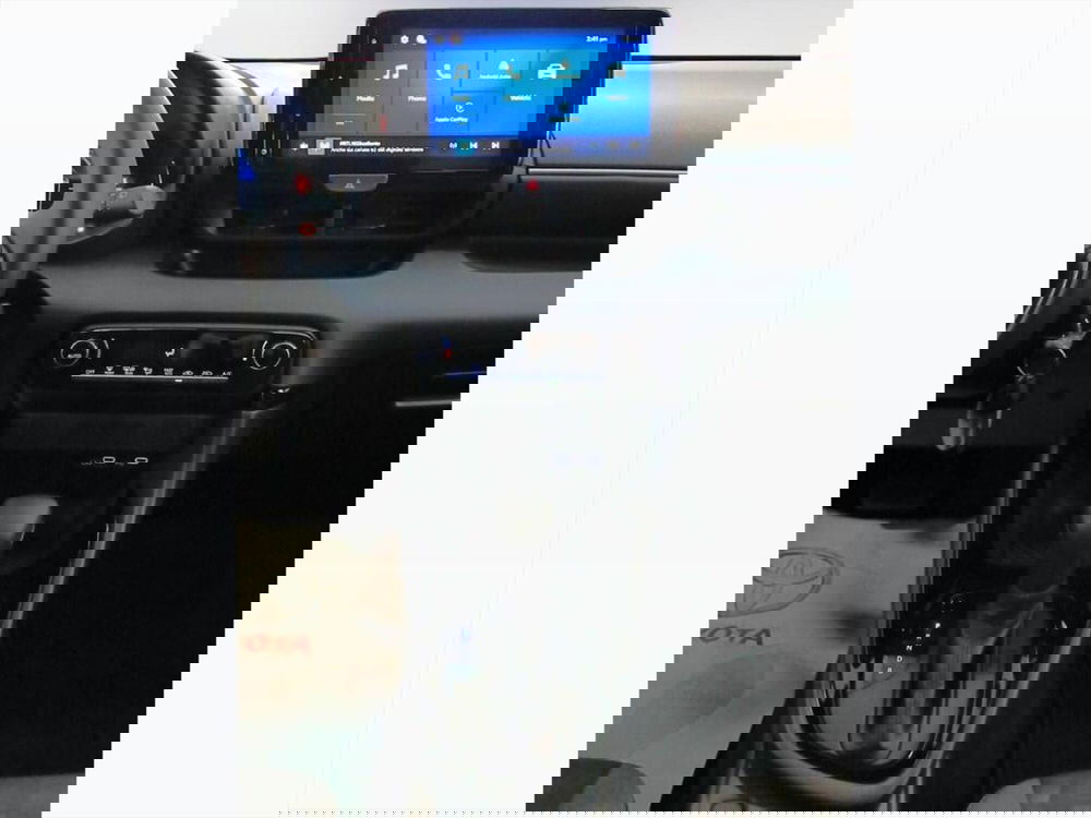 Toyota Yaris Cross nuova a Monza e Brianza (12)