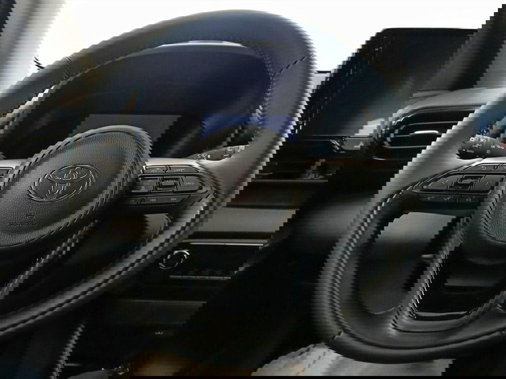 Toyota Yaris Cross nuova a Monza e Brianza (7)