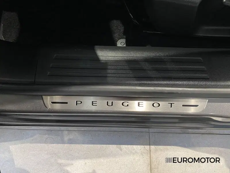 Peugeot 2008 usata a Bari (15)